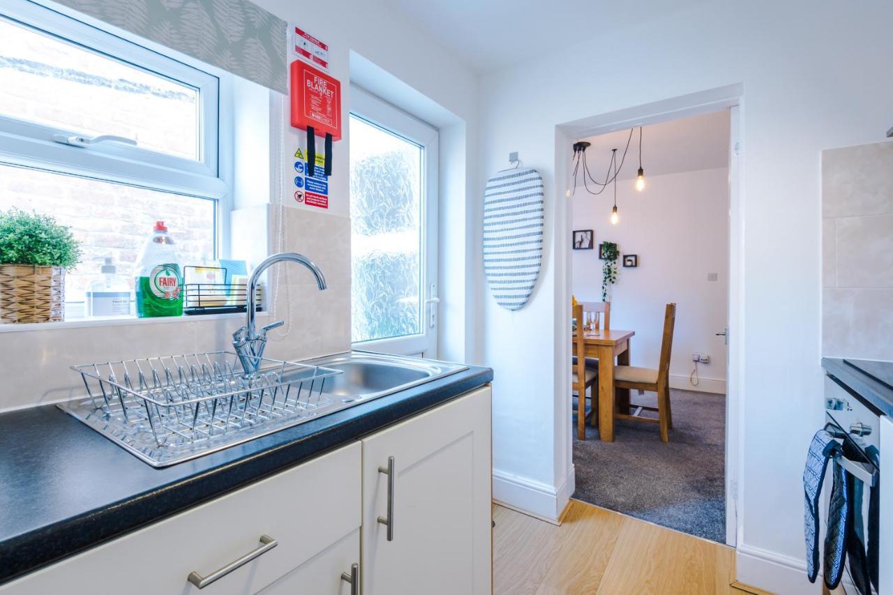 Spacious 2-Bed City-Centre Cottage In Chester By 53 Degrees Property - Ideal For Groups & Couples - Sleeps 6 Eksteriør bilde