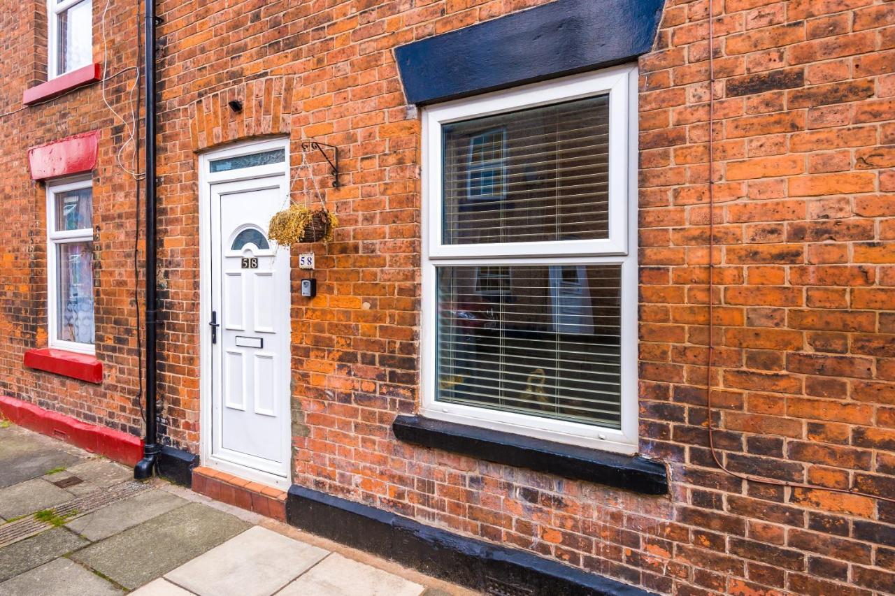 Spacious 2-Bed City-Centre Cottage In Chester By 53 Degrees Property - Ideal For Groups & Couples - Sleeps 6 Eksteriør bilde